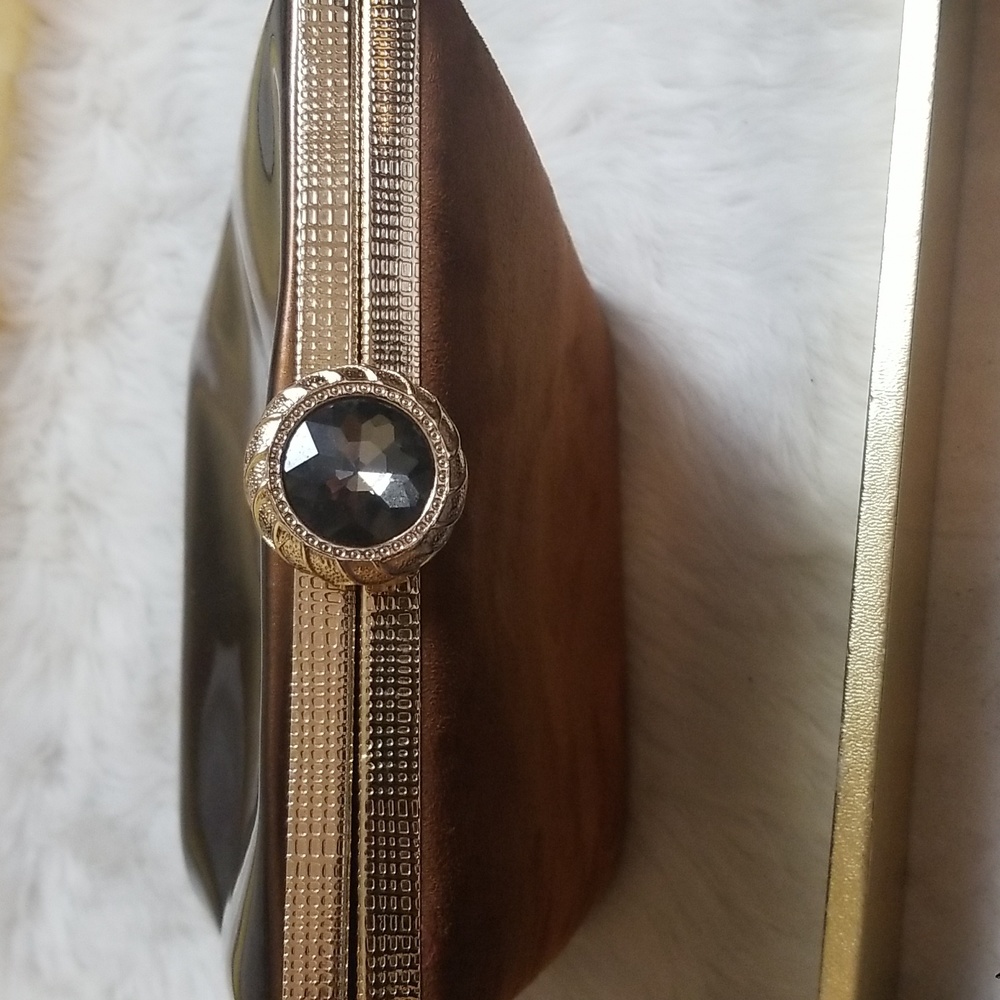Gorgeous Bronze two-tone Purse - Picture 6 of 8